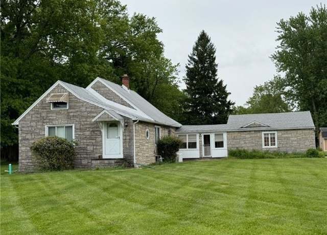 Property at 19225 Bowman Dr, Strongsville, OH 44149, 3 beds, 1 bath