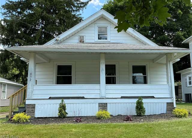Property at 652 S Canal St, Canal Fulton, OH 44614, 2 beds, 1 bath