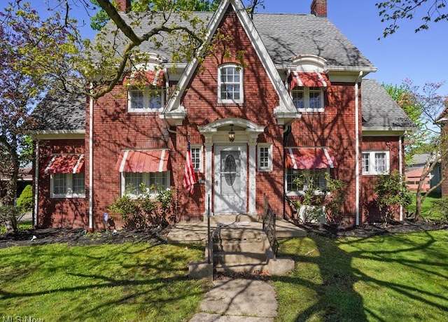 Property at 181 Roselawn Ave NE, Warren, OH 44483, 5 beds, 2.5 baths