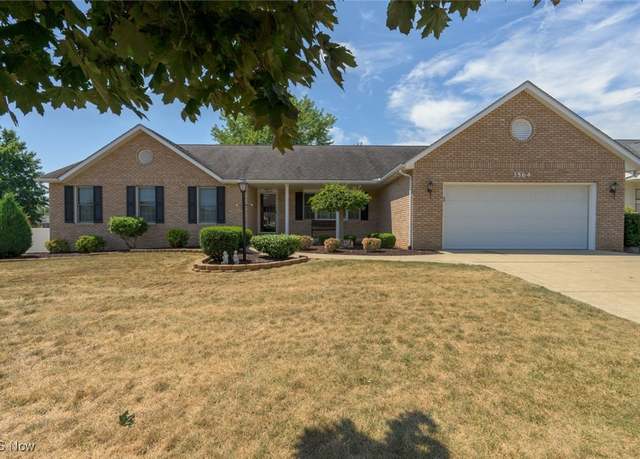 Property at 3564 Shepherd St NW, North Canton, OH 44720, 3 beds, 2.5 baths