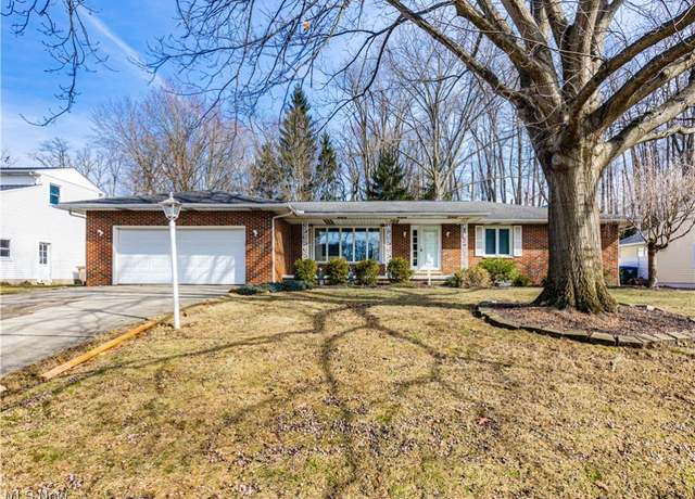 Property at 385 Marian Lake Blvd Blvd, Cuyahoga Falls, OH 44223, 3 beds, 2.5 baths