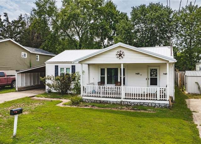 Property at 512 Victoria Ave, Parkersburg, WV 26101, 2 beds, 1.5 baths