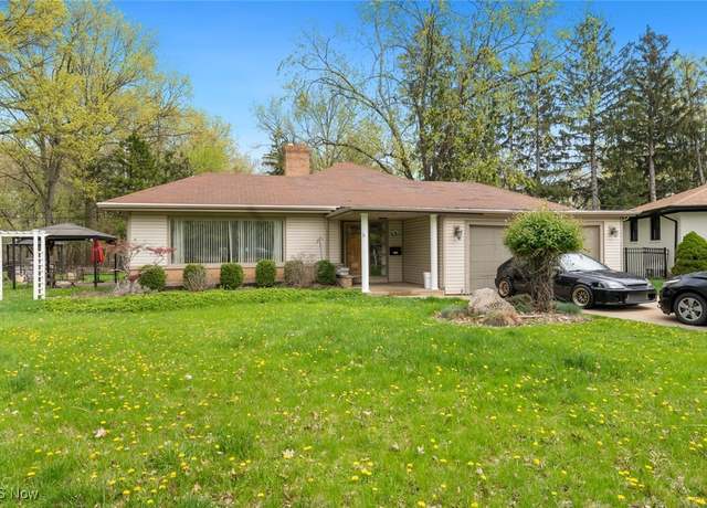 Property at 3992 W 63rd St, Cleveland, OH 44144, 4 beds, 2 baths