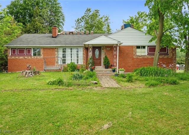 Property at 6123 Wilson Mills Rd, Highland Heights, OH 44143, 3 beds, 1.5 baths