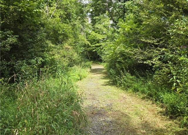 Property at 1244 E Pioneer Trl, Aurora, OH 44202