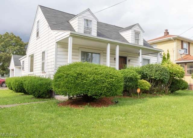 Property at 902 E Boston Ave, Youngstown, OH 44502, 3 beds, 2 baths