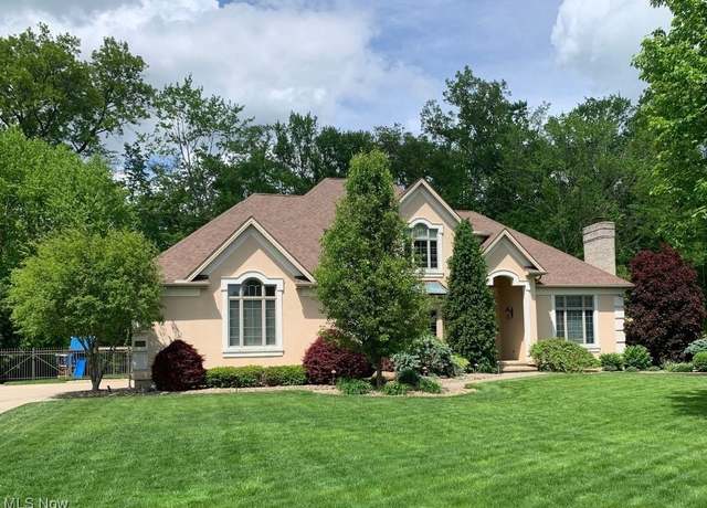 Property at 3850 Villa Rosa Dr, Canfield, OH 44406, 4 beds, 4.5 baths
