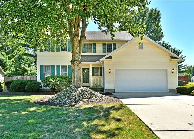 Property at 2158 Celestial Dr NE, Warren, OH 44484, 3 beds, 2.5 baths