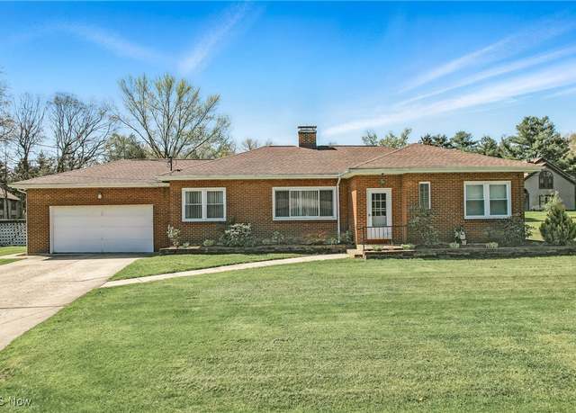 Property at 3862 Welcker Dr NE, Warren, OH 44483, 3 beds, 2 baths