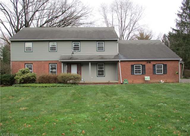 Property at 1303 Stonington Dr, Youngstown, OH 44505, 4 beds, 3.5 baths