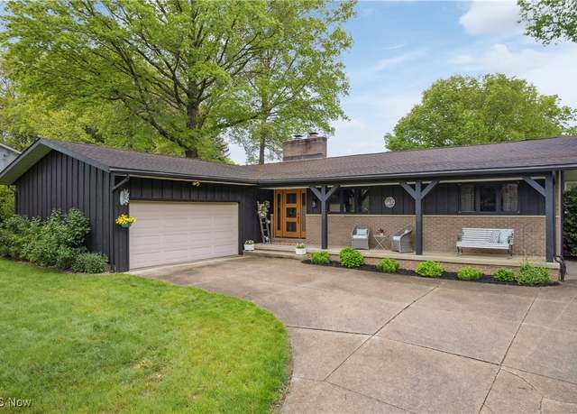 Property at 119 Magua Dr, Akron, OH 44319, 3 beds, 3 baths
