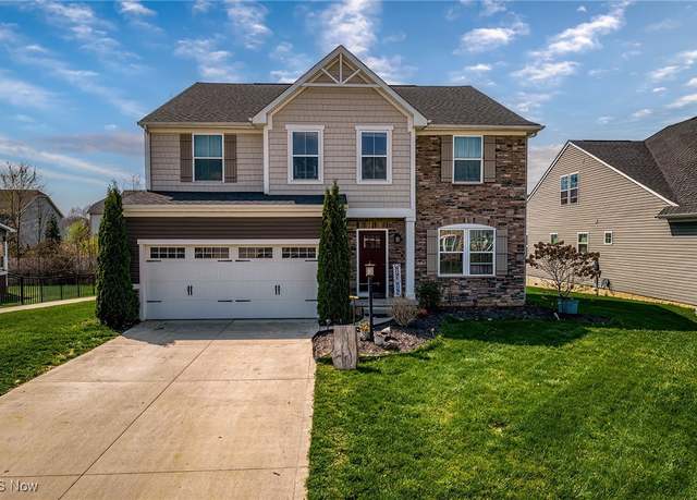 Property at 9966 Ethan Dr, Olmsted Twp, OH 44138, 4 beds, 3.5 baths