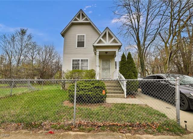 Property at 685 E 101st St, Cleveland, OH 44108, 3 beds, 1.5 baths