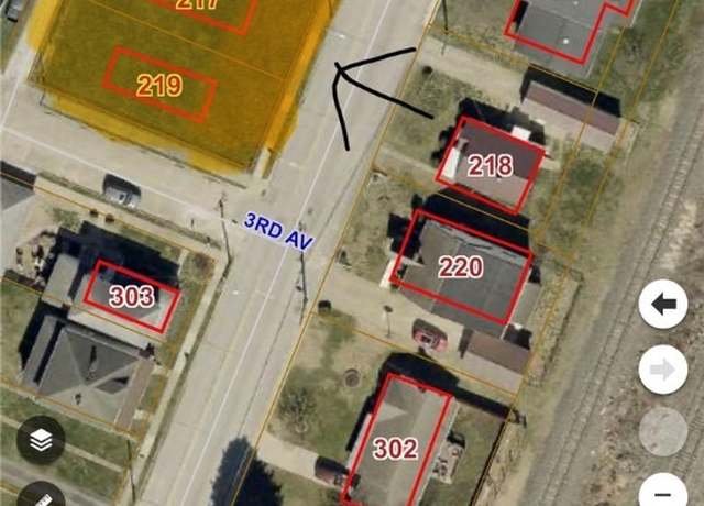 Property at 215,217,219 Market St, Yorkville, OH 43971
