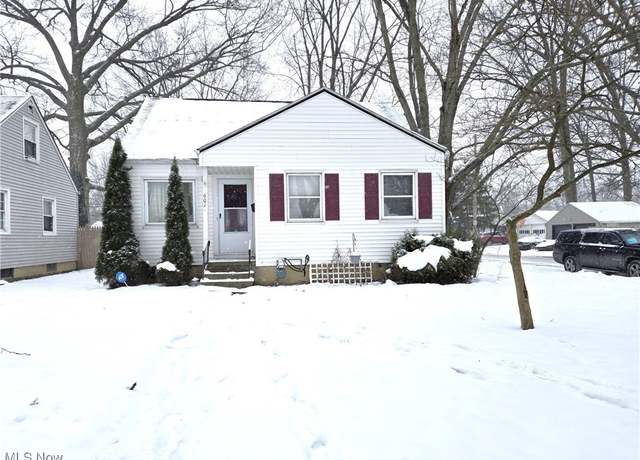 Property at 601 Cornell Ave, Elyria, OH 44035, 3 beds, 1 bath