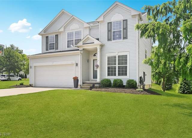 Property at 2352 Becket Cir, Stow, OH 44224, 4 beds, 2.5 baths
