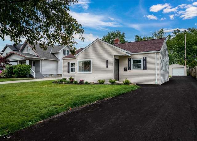 Property at 1539 Longwood Dr, Mayfield Heights, OH 44124, 3 beds, 2 baths