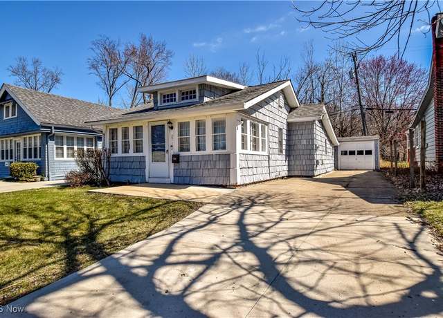 Property at 271 E 238 St, Euclid, OH 44123, 2 beds, 1 bath