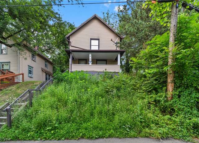 Property at 677 Sharon St, Akron, OH 44314, 3 beds, 1 bath