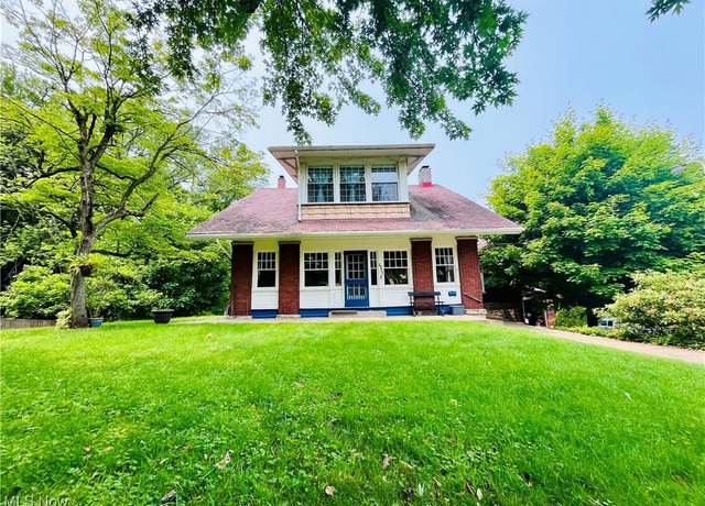 Property at 411 Louisiana Ave, Chester, WV 26034, 4 beds, 2 baths