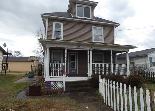 Property at 1009 Poplar St, Belpre, OH 45714, 3 beds, 1 bath