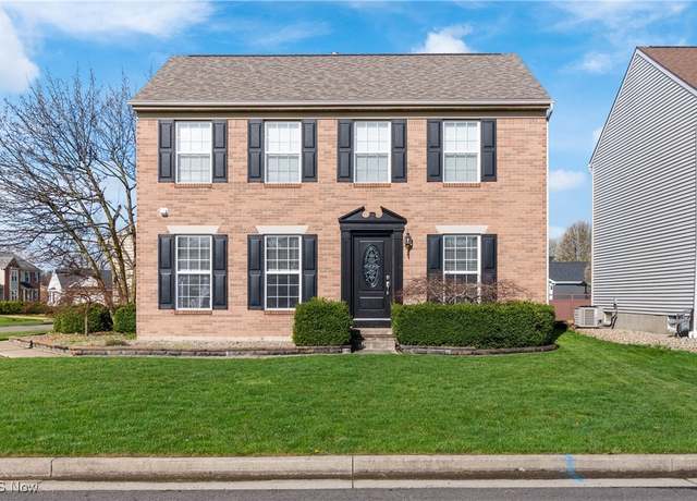 Property at 4805 Parwich Cir NE, Canton, OH 44705, 3 beds, 2.5 baths