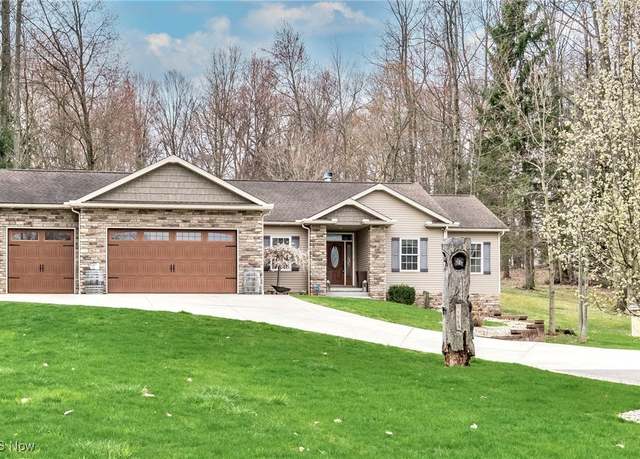 Property at 11964 Bonnie Brae Dr SW, Massillon, OH 44647, 3 beds, 3 baths