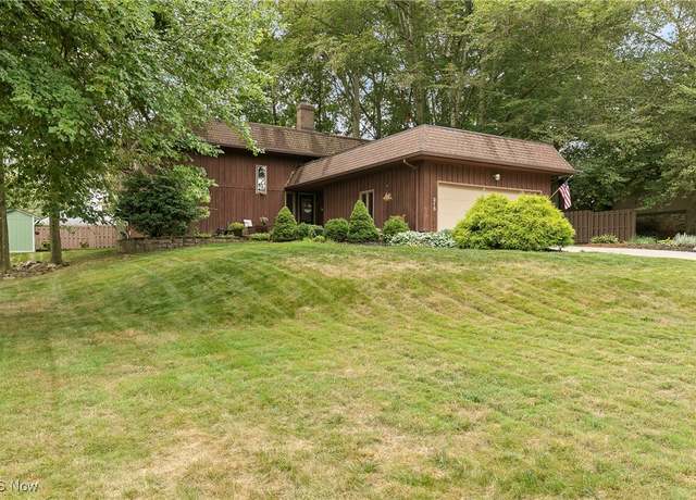 Property at 315 Fawnwood Dr, Tallmadge, OH 44278, 4 beds, 2.5 baths