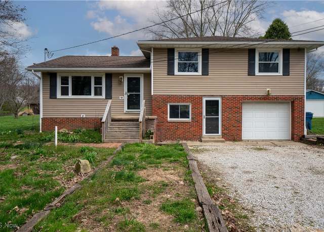 Property at 3253 Overlook Dr, Akron, OH 44312, 3 beds, 2 baths