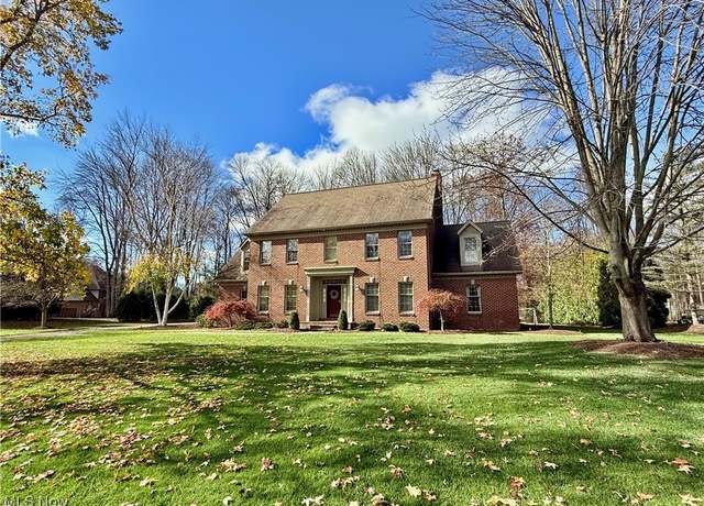 Property at 829 Park Harbour Dr, Boardman, OH 44512, 4 beds, 3.5 baths