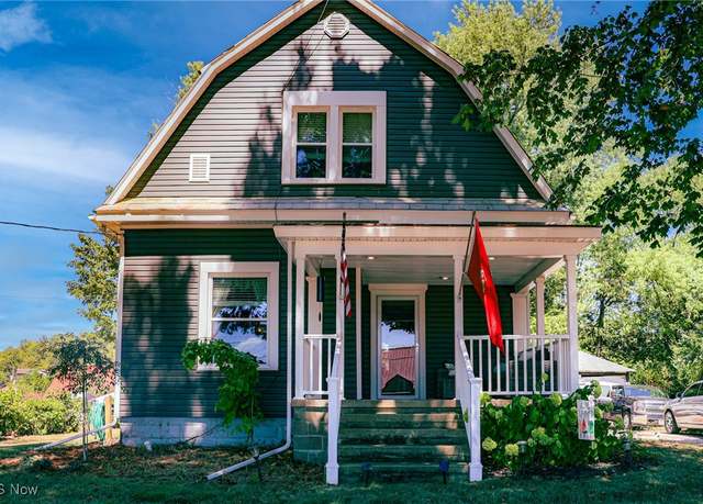 Property at 336 Steubenville Rd SE, Carrollton, OH 44615, 2 beds, 2 baths