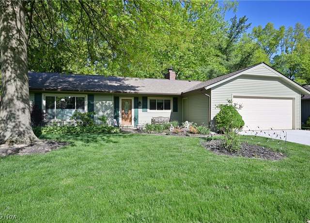Property at 4979 Meadow Moss Ln, North Ridgeville, OH 44039, 3 beds, 2 baths