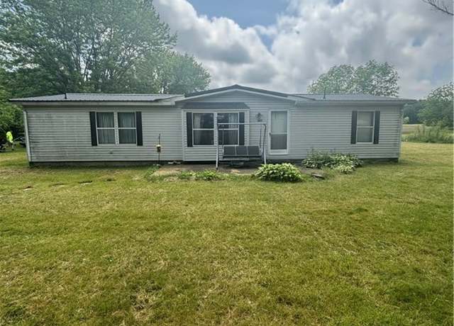 Property at 3017 Rice Rd SW, New Philadelphia, OH 44663, 3 beds, 2 baths