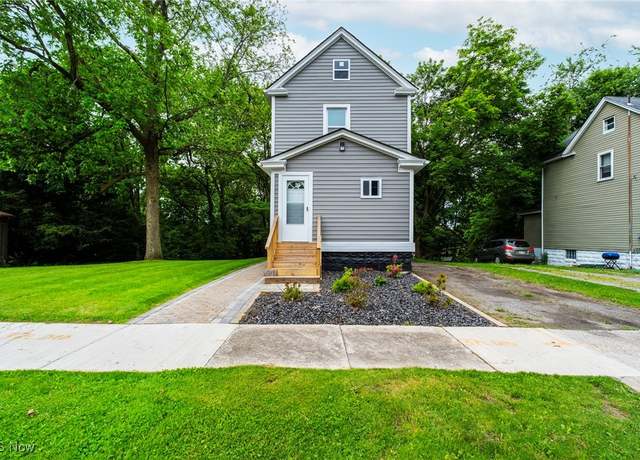 Property at 90 Frank St, Struthers, OH 44471, 2 beds, 1.5 baths