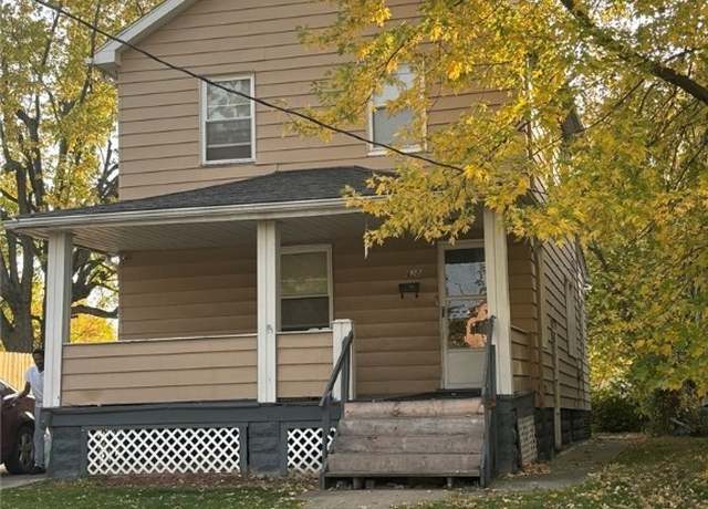 Property at 820 Whitcomb Rd, Cleveland, OH 44110, 3 beds, 1 bath