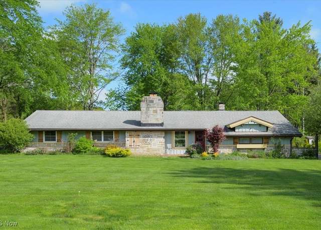Property at 31 Garden Park Dr, Chagrin Falls, OH 44022, 3 beds, 2 baths