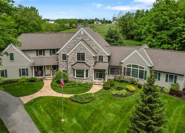 Property at 10360 Sawmill Dr, Chardon, OH 44024, 4 beds, 3.5 baths