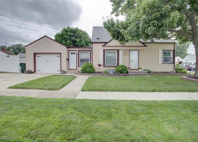 Property at 3190 Wilson St, Cuyahoga Falls, OH 44221, 3 beds, 1 bath