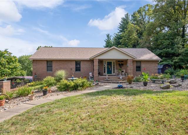 Property at 2802 Rexdale St SW, Canton, OH 44706, 3 beds, 2 baths