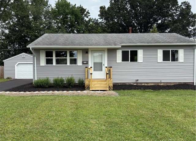 Property at 916 Waugh Dr, Hubbard, OH 44425, 3 beds, 1 bath