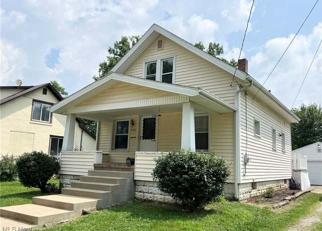 Property at 306 Genoa Ave SW, Massillon, OH 44646, 3 beds, 1 bath