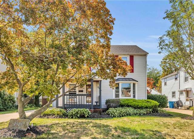 Property at 2520 S Jefferson Blvd, Lorain, OH 44052, 3 beds, 2 baths
