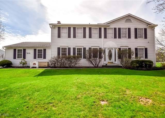 Property at 8883 E Pilgrim Dr, Chagrin Falls, OH 44023, 5 beds, 3 baths