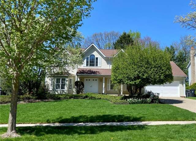 Property at 33939 Hanover Woods Trl, Solon, OH 44139, 4 beds, 2.5 baths