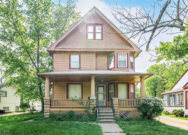 Property at 5100 Greenhurst Dr, Maple Heights, OH 44137, 3 beds, 1.5 baths