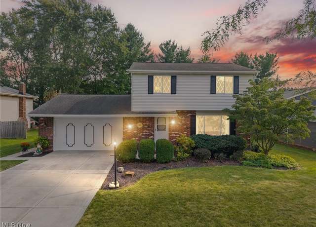 Property at 14243 Revere Cir, Middleburg Heights, OH 44130, 3 beds, 2.5 baths