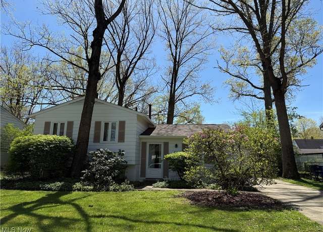 Property at 2879 Williamsburg St NW, Warren, OH 44485, 3 beds, 1 bath