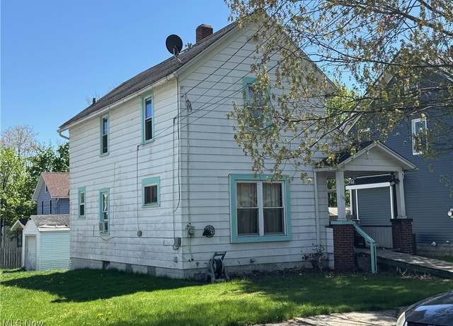 Property at 139 24th St NW, Barberton, OH 44203, 3 beds, 1.5 baths