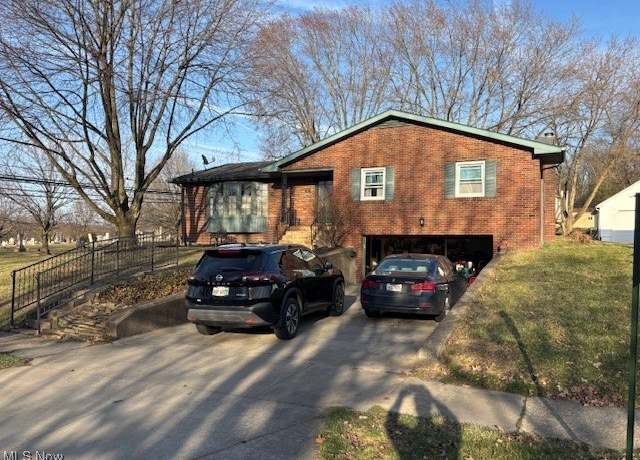 Property at 1317 Hartzell, Niles, OH 44446, 3 beds, 2 baths