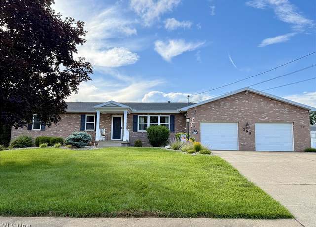 Property at 209 Flintwood Dr, Marietta, OH 45750, 4 beds, 3 baths